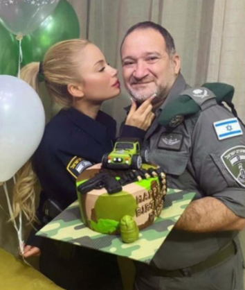 יער שבתאי עם אביה המפכ"ל