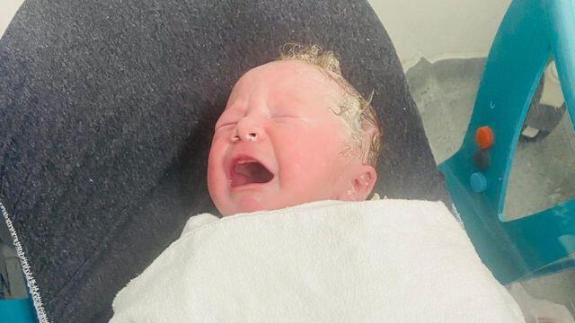 התינוק יעקב ישראל רגע לאחר שנולד
